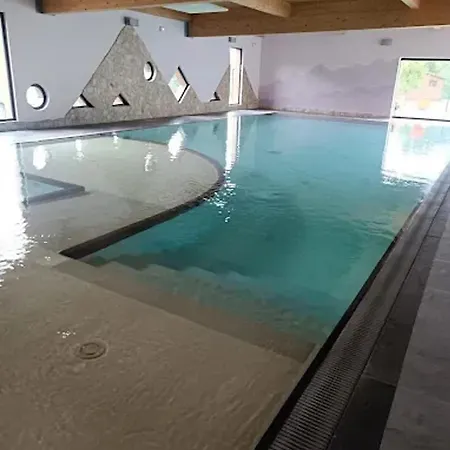 Cosy A Dans Un Avec Piscine Partagee Chalet Ranspach